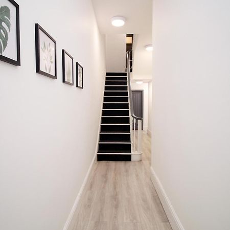 Fully Equipped Kitchen, Parking, City Centre Swansea Exteriör bild