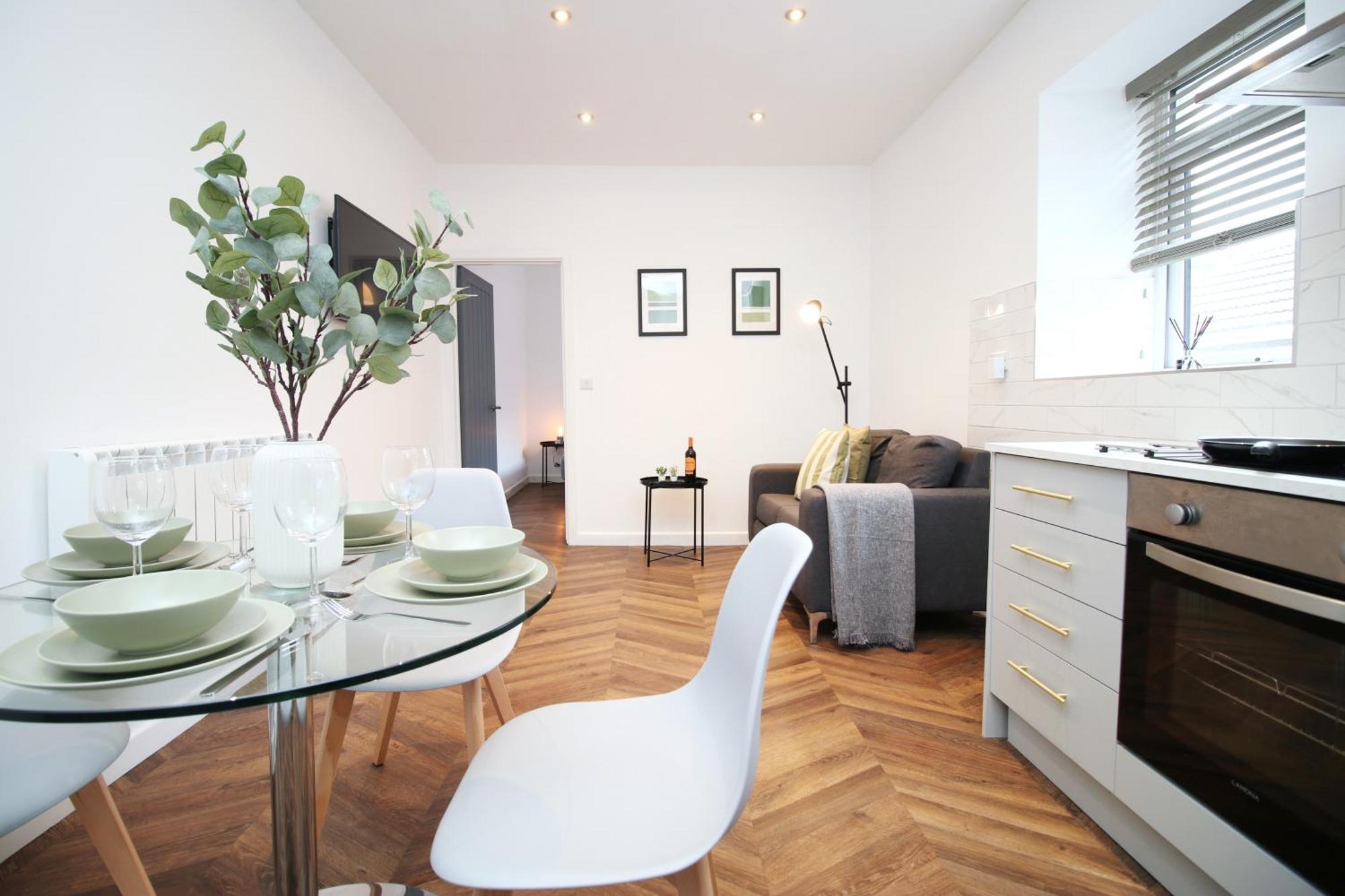 Fully Equipped Kitchen, Parking, City Centre Swansea Exteriör bild