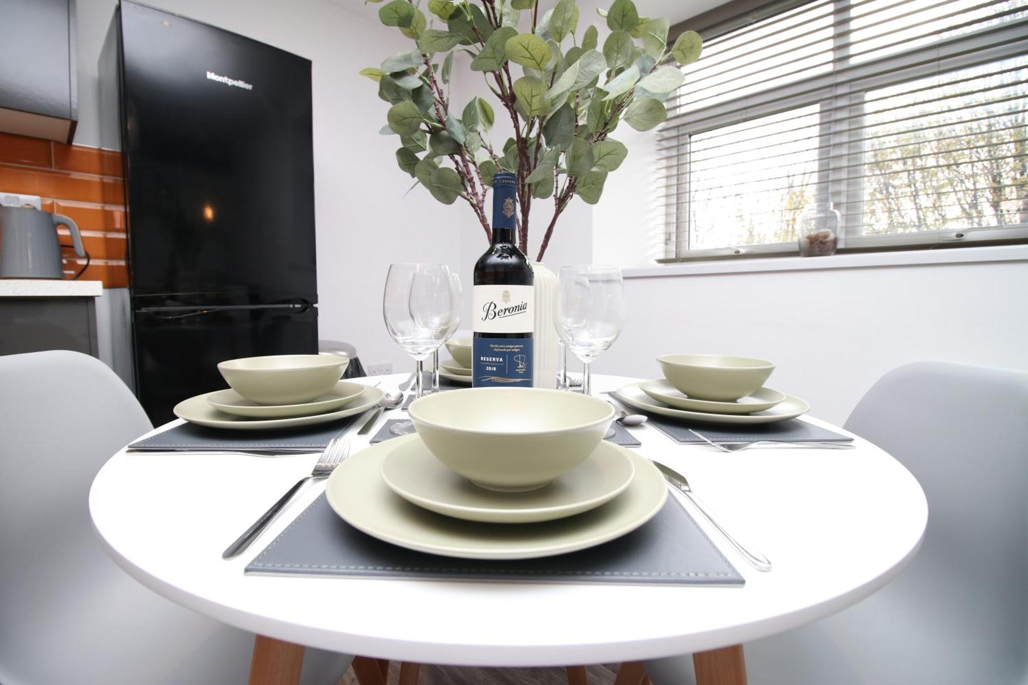 Fully Equipped Kitchen, Parking, City Centre Swansea Exteriör bild