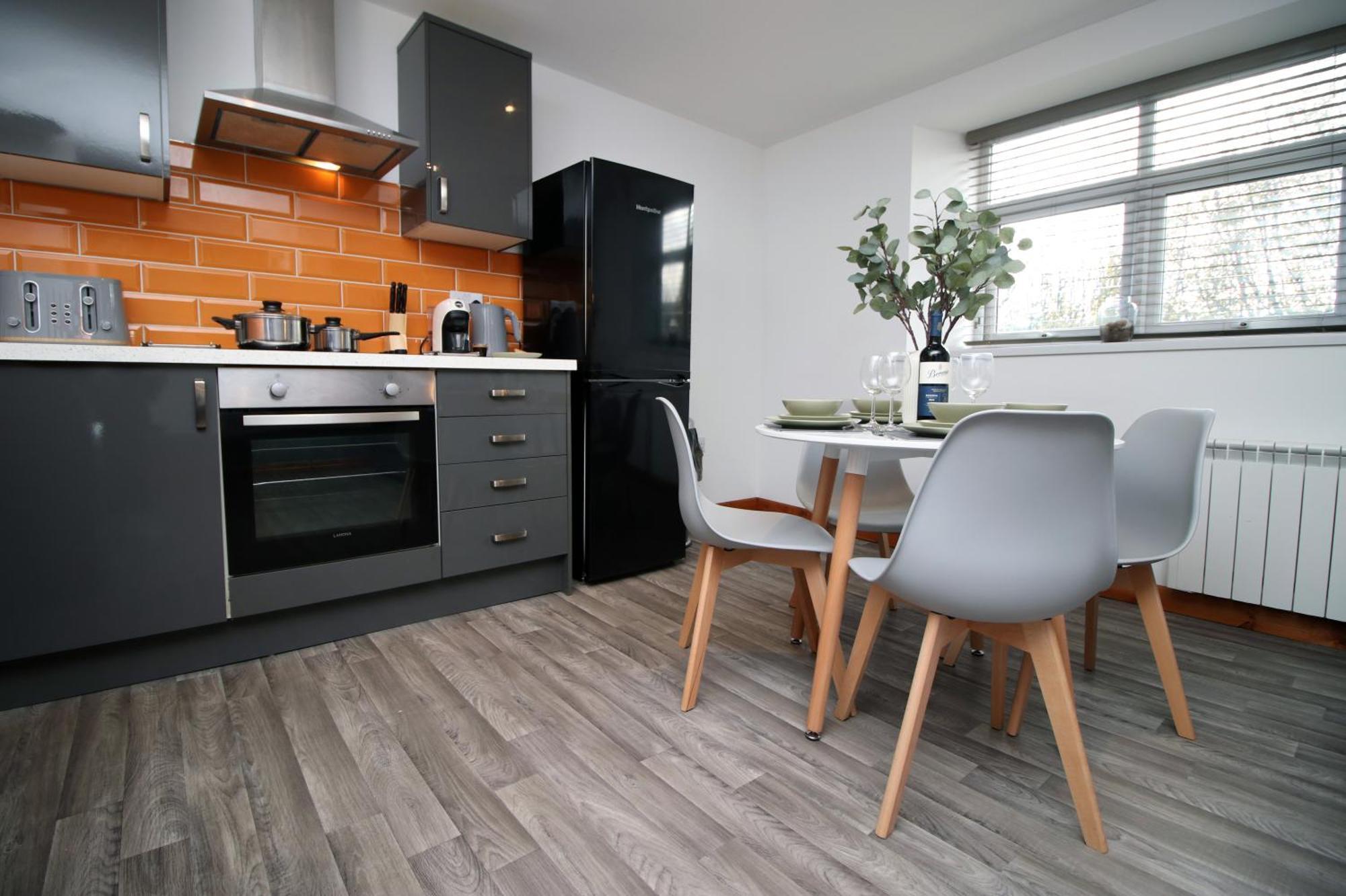 Fully Equipped Kitchen, Parking, City Centre Swansea Exteriör bild