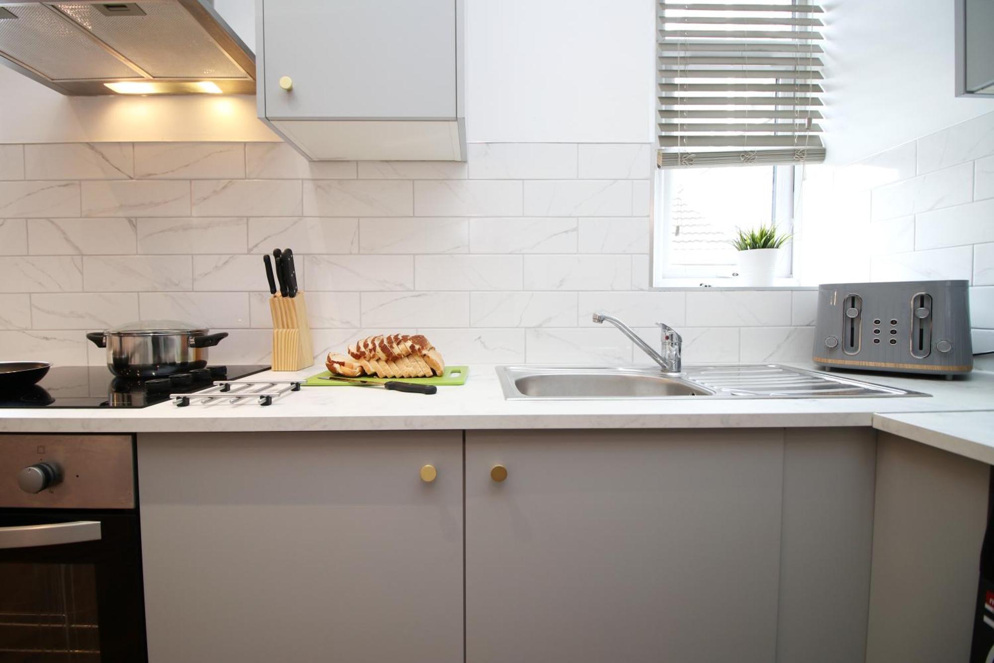 Fully Equipped Kitchen, Parking, City Centre Swansea Exteriör bild