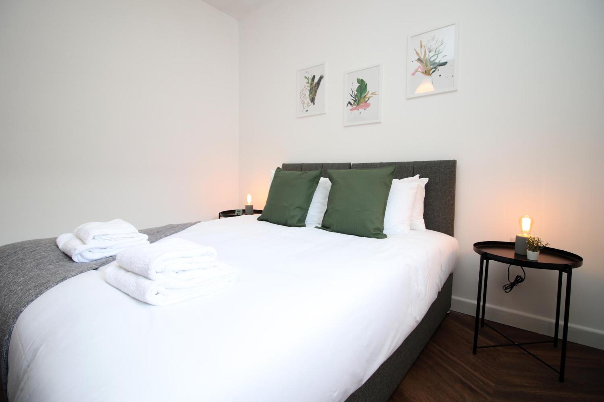 Fully Equipped Kitchen, Parking, City Centre Swansea Exteriör bild