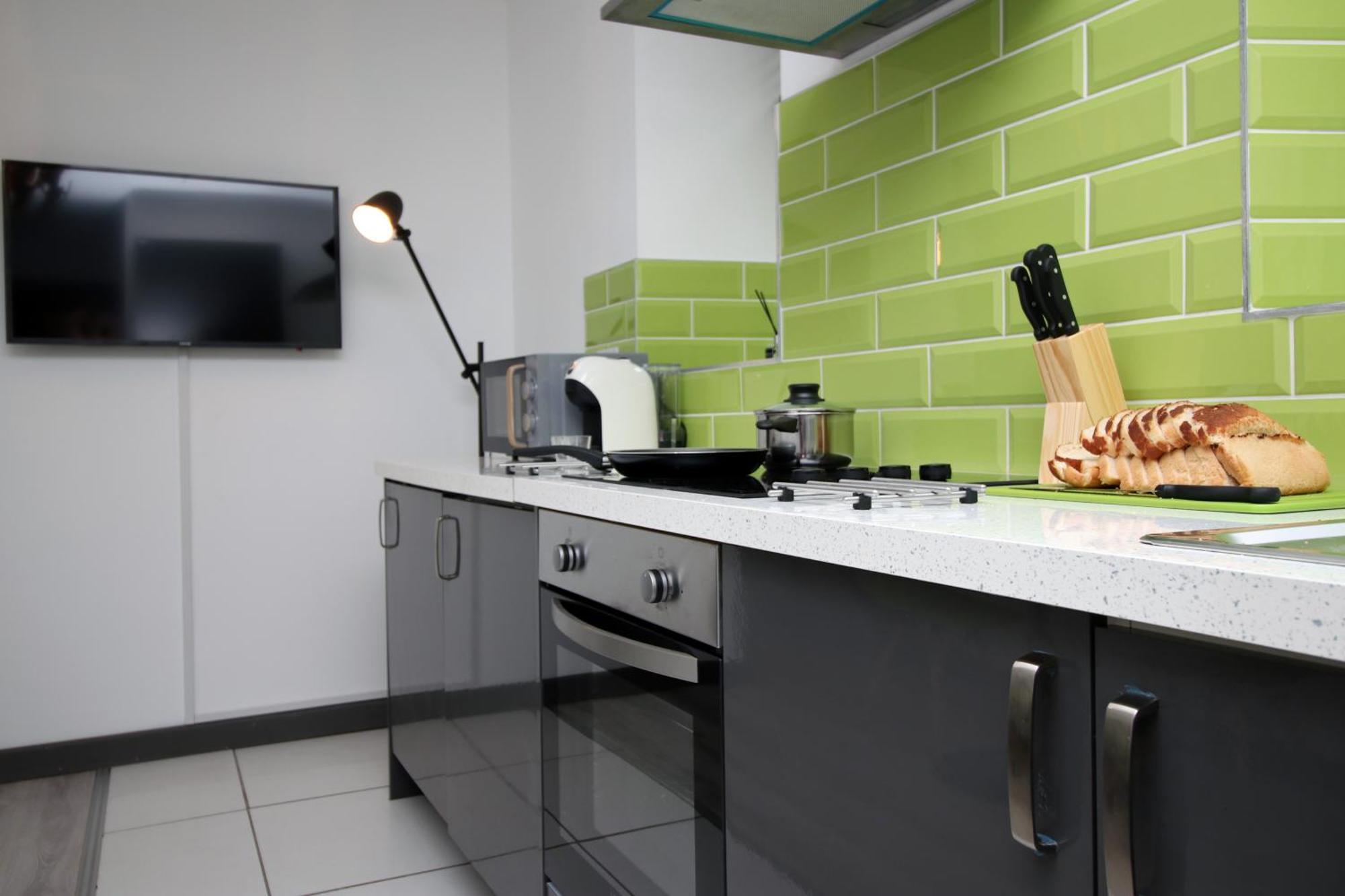 Fully Equipped Kitchen, Parking, City Centre Swansea Exteriör bild