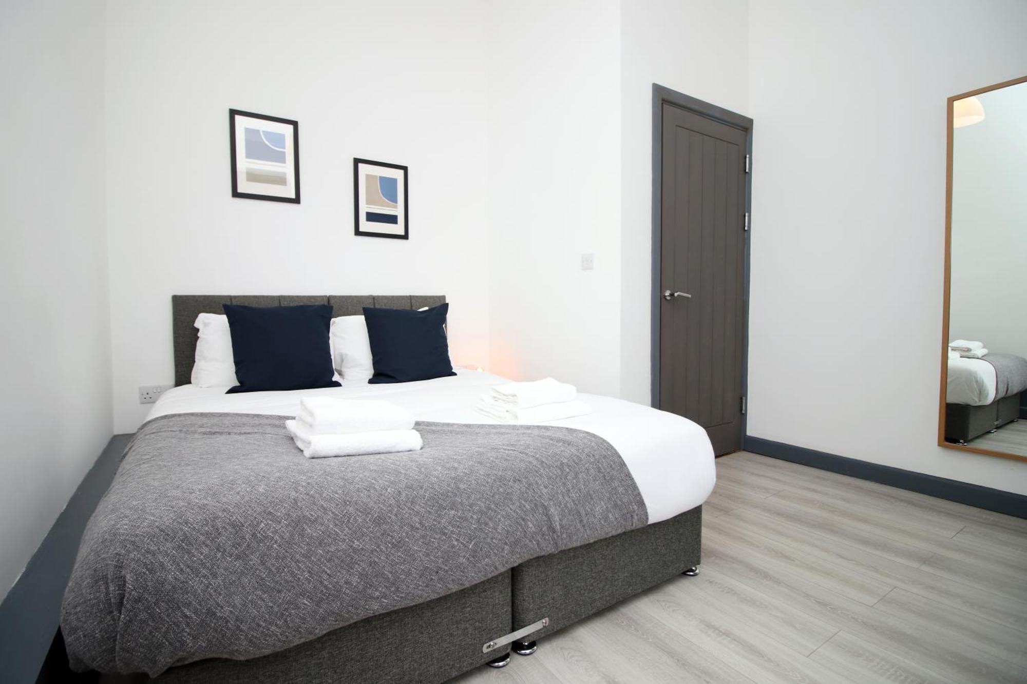 Fully Equipped Kitchen, Parking, City Centre Swansea Exteriör bild