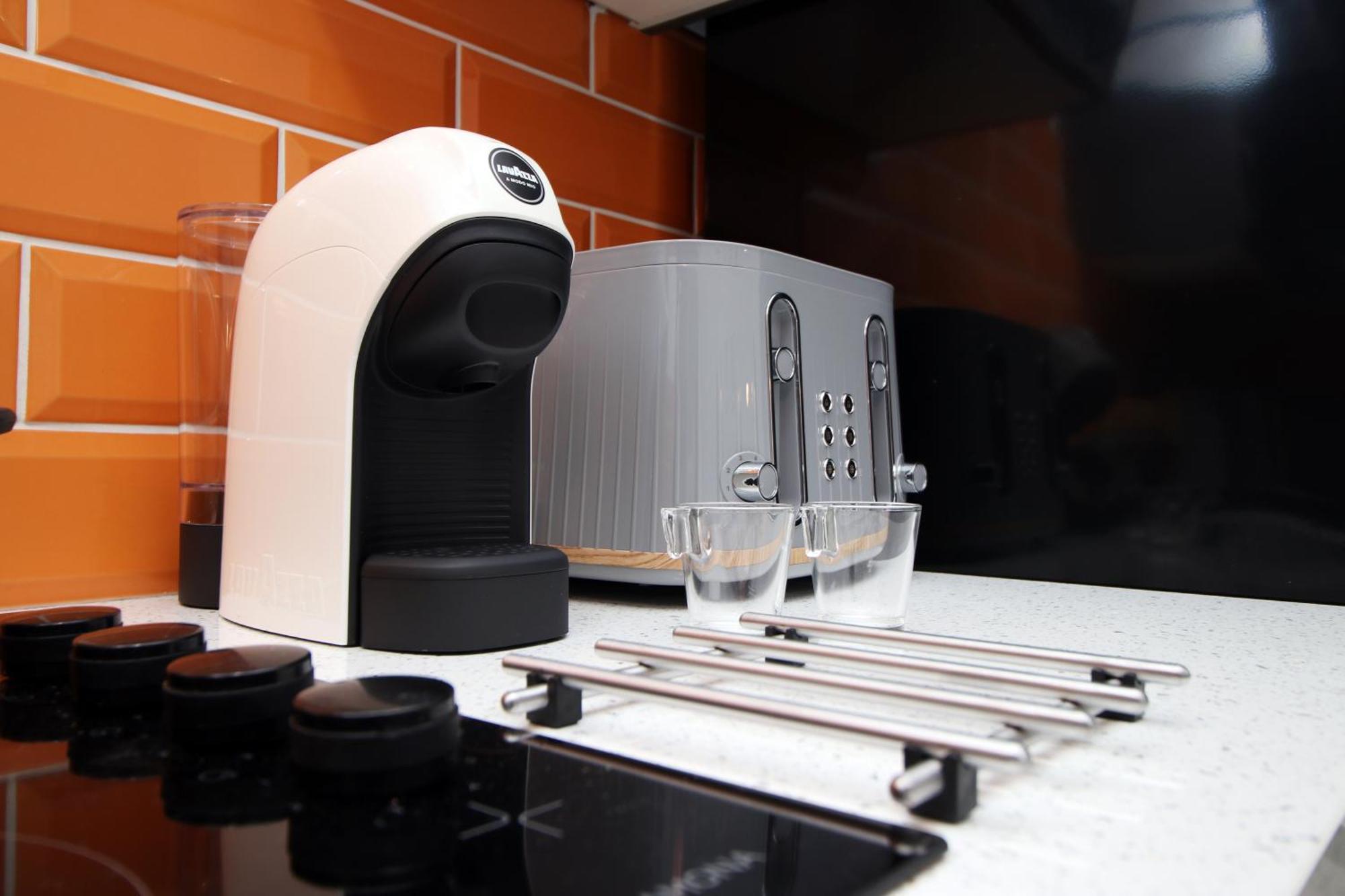 Fully Equipped Kitchen, Parking, City Centre Swansea Exteriör bild