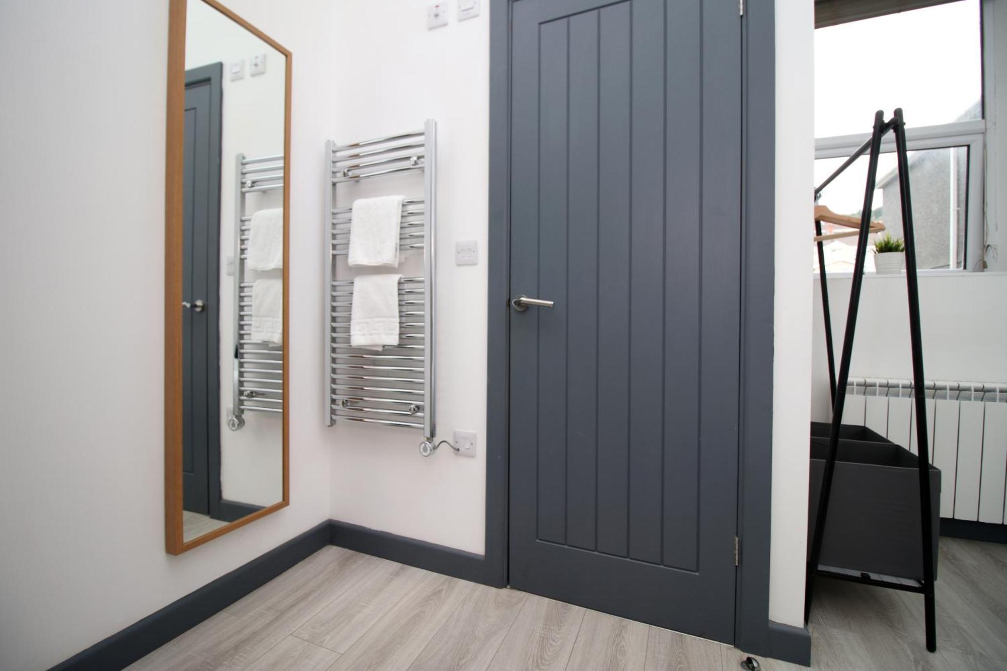 Fully Equipped Kitchen, Parking, City Centre Swansea Exteriör bild