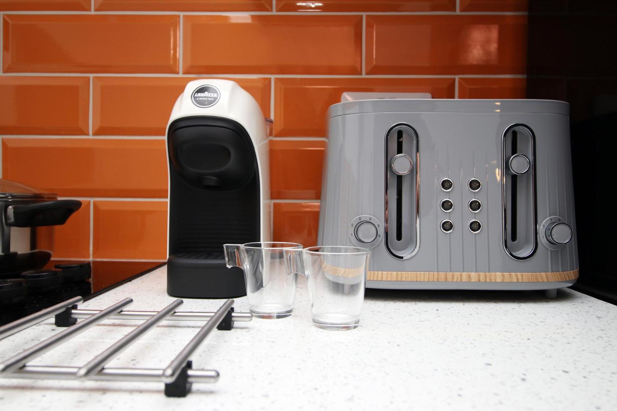 Fully Equipped Kitchen, Parking, City Centre Swansea Exteriör bild